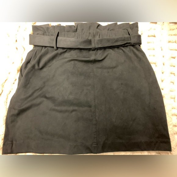 Zara Black Mini Skirt - Picture 2 of 2